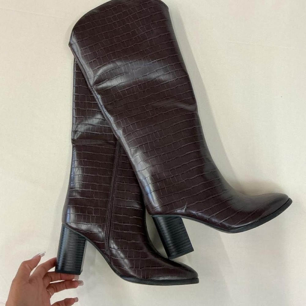 Brand new knee-high boots‎